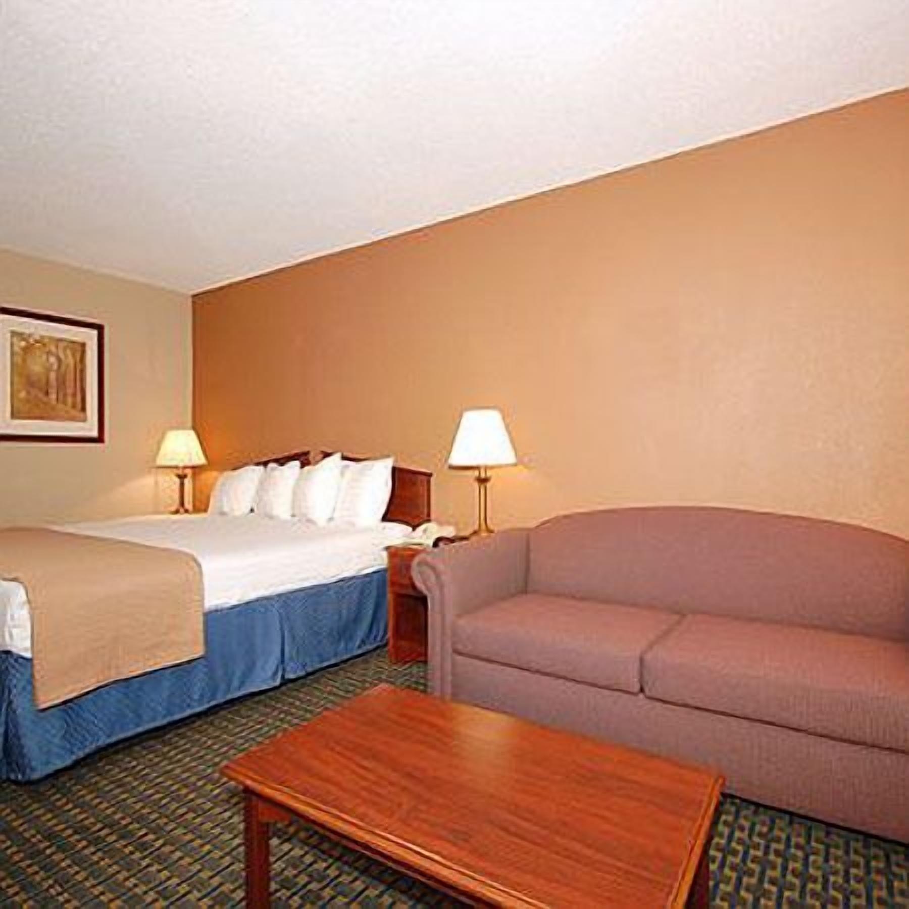 גארדן סיטי Magnuson Hotel Red Baron מראה חיצוני תמונה